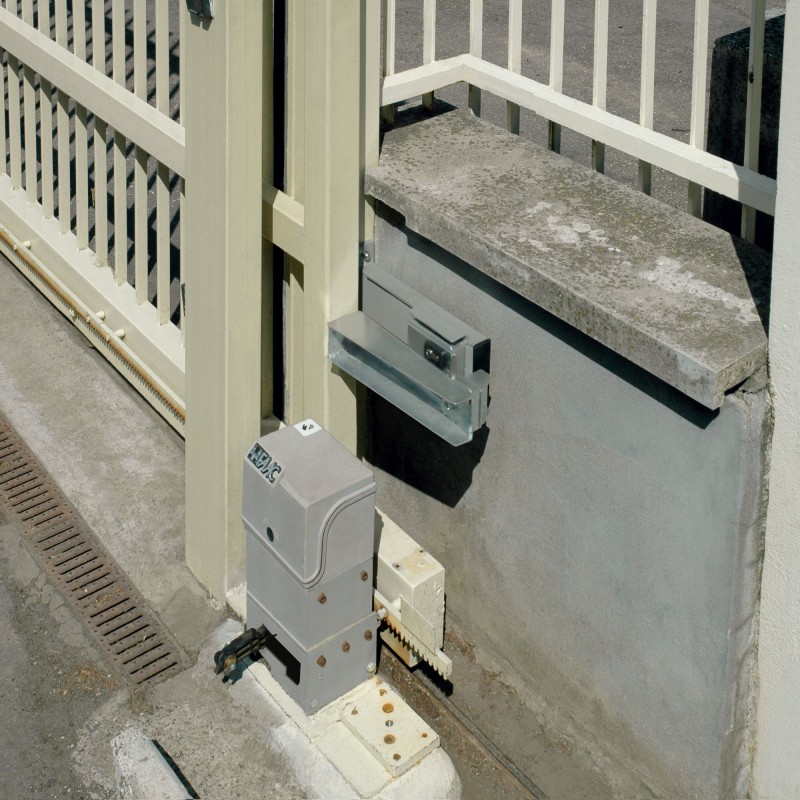 Sliding Gate Electric Lock - Italian Made Viro V09 Electric Lock with Easy Fitting Hardware Kit for Automatic Sliding Gates